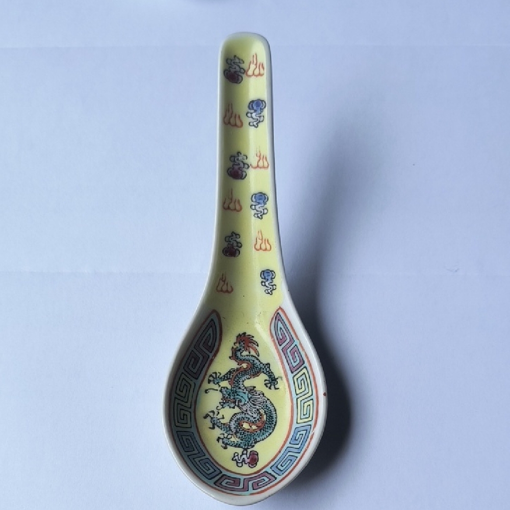 Yellow Dragon Ceramic Soup Spoon Chinese Famille Noire Mille Fleur 1000 Flowers